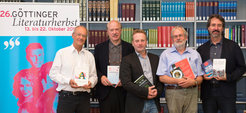 Walter Stühmer vom MPI für Experimentelle Medizin, Gregor Eichele vom MPI für biophysikalische Chemie, Johannes-Peter Herberhold von der Göttinger Literaturherbst GmbH, Ulrich Christensen vom MPI für Sonnensystemforschung und Steven Vertovec vom MPI zur Erforschung multireligiöser und multiethnischer Gesellschaften (von links) stellten auf der Pressekonferenz zur Vortragsreihe „Wissenschaft beim Göttinger Literaturherbst“ die diesjährigen Sprecher vor.