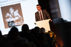 Dr. Jaromir Balcar vom MPI für Wissenschaftsgeschichte (Berlin) berichtet von der Gründung der Max-Planck-Gesellschaft.